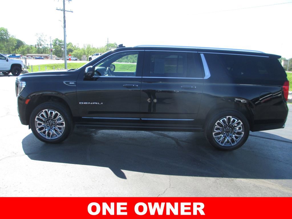 Used 2024 GMC Yukon XL Denali Ultimate AWD/4WD image 11