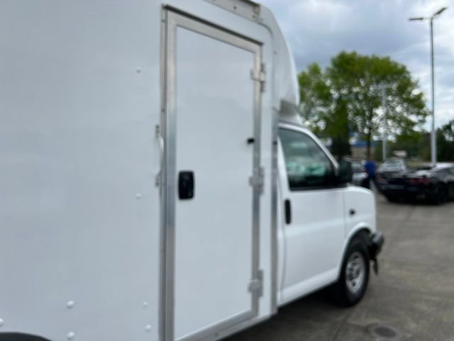 Used 2021 GMC Savana 3500 w/ Driver Convenience Package RWD image 27