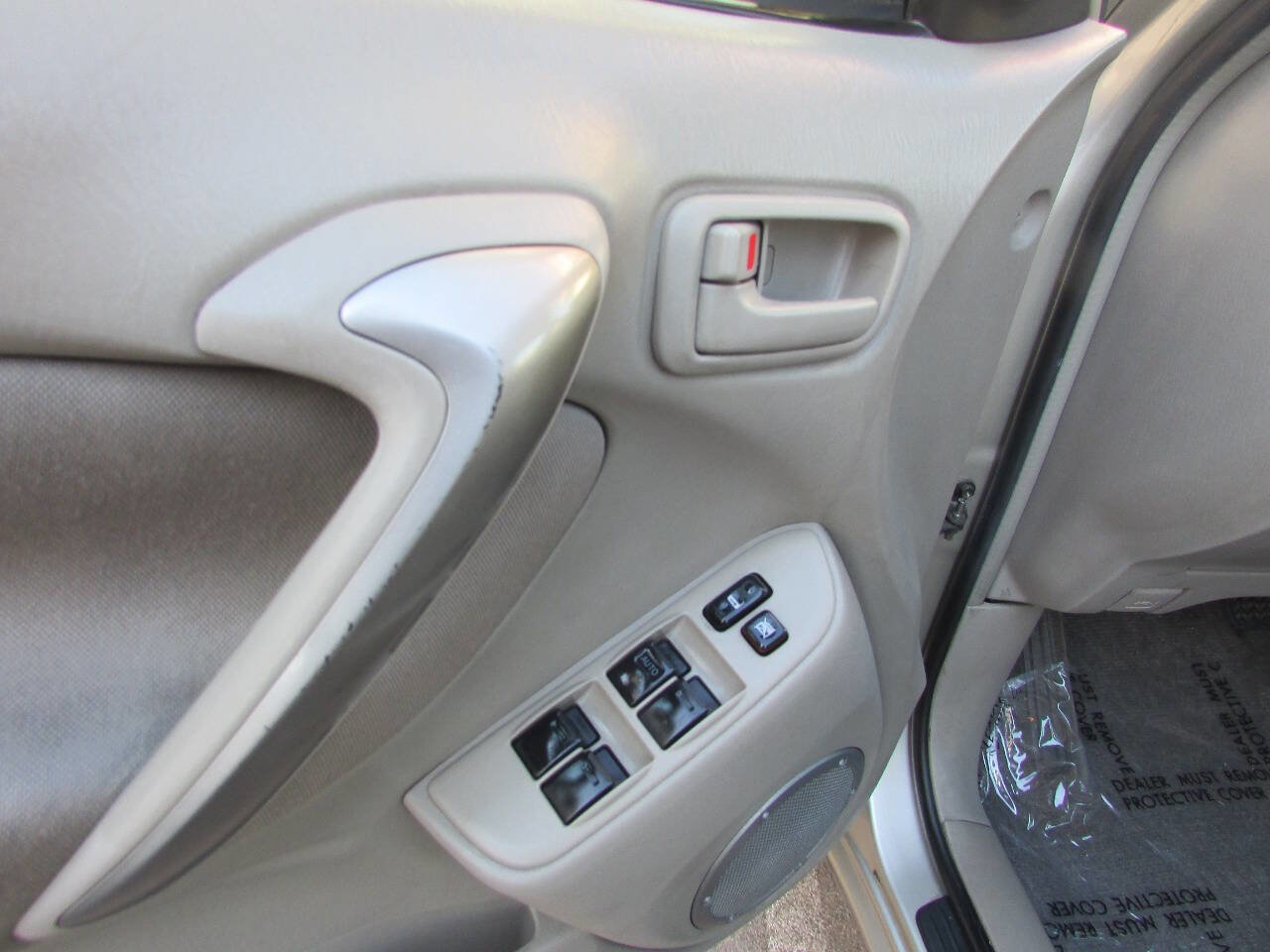 Used 2005 Toyota RAV4 2WD image 17