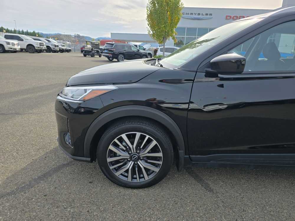Used 2023 Nissan Kicks SV image 18