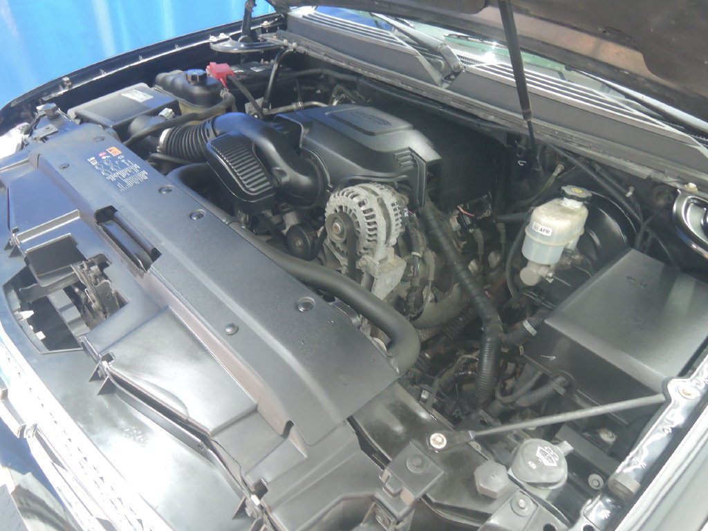 Used 2012 Chevrolet Suburban LTZ AWD/4WD image 39