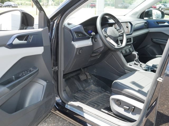 Certified 2022 Volkswagen Taos SE FWD image 12