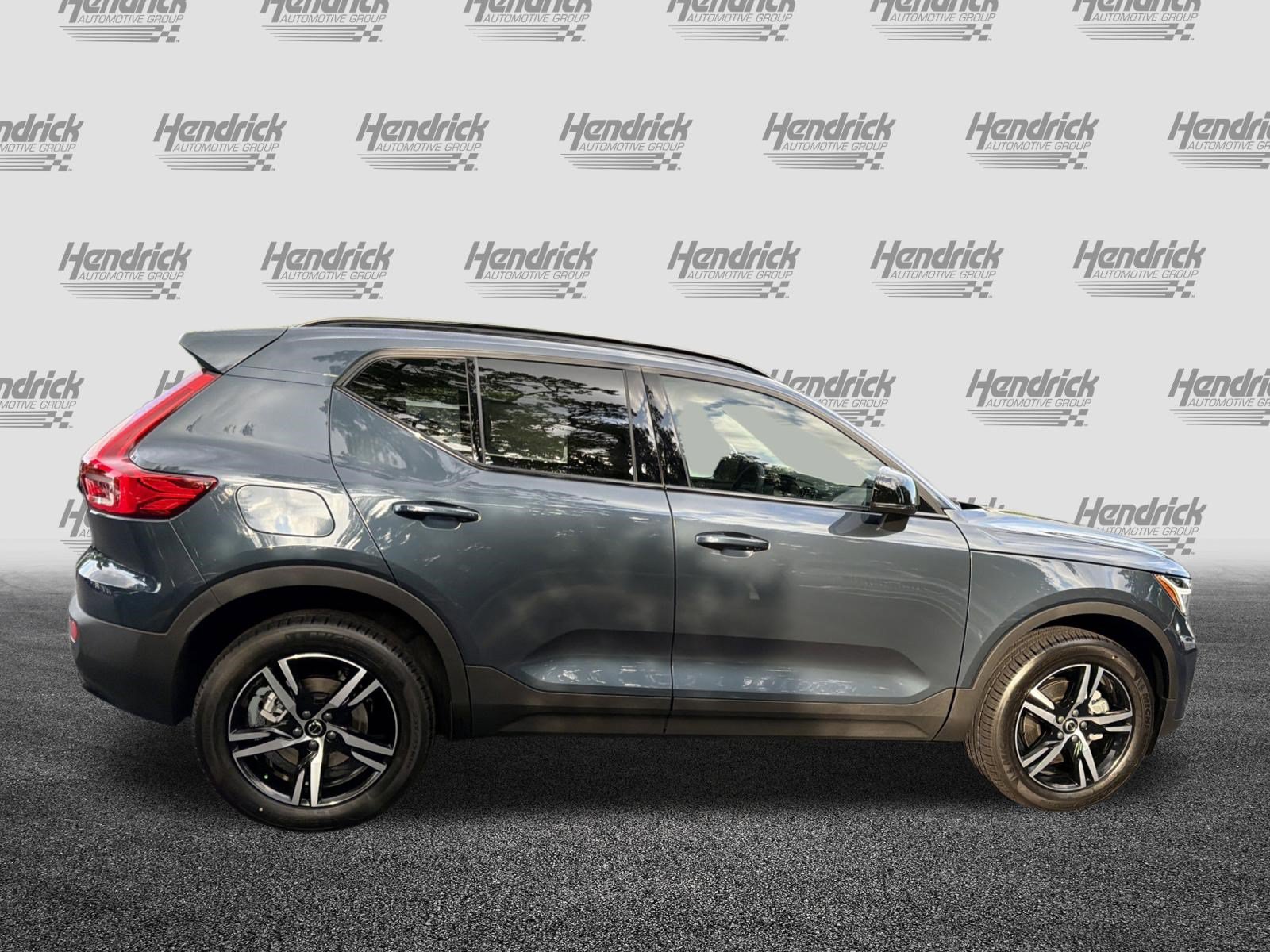 New 2026 Volvo XC40 B4 Core w/ Climate Package FWD image 10