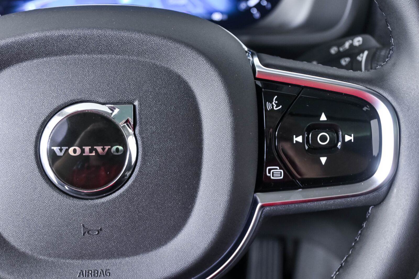 New 2026 Volvo XC90 B6 Plus w/ Protection Package Premier AWD/4WD image 11