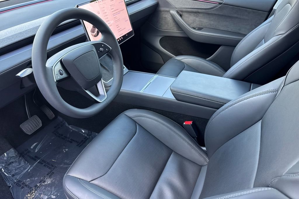 Used 2026 Tesla Model Y 2WD image 9