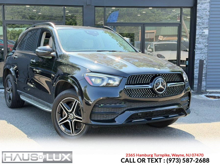 Used 2021 Mercedes-Benz GLE 450 4MATIC w/ AMG Line Exterior image 2