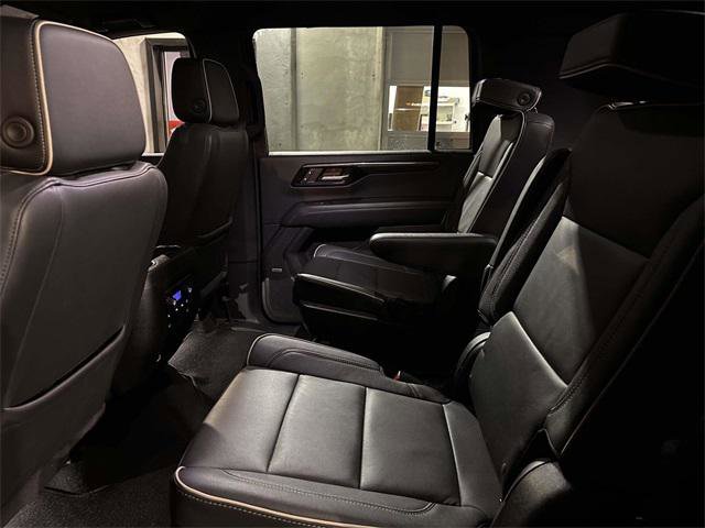 Used 2025 Chevrolet Suburban Premier image 14