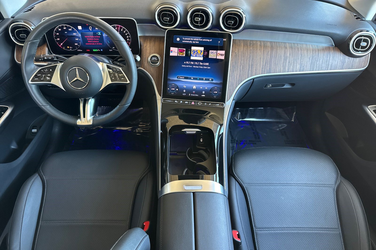 Used 2025 Mercedes-Benz GLC 350e 4MATIC image 15