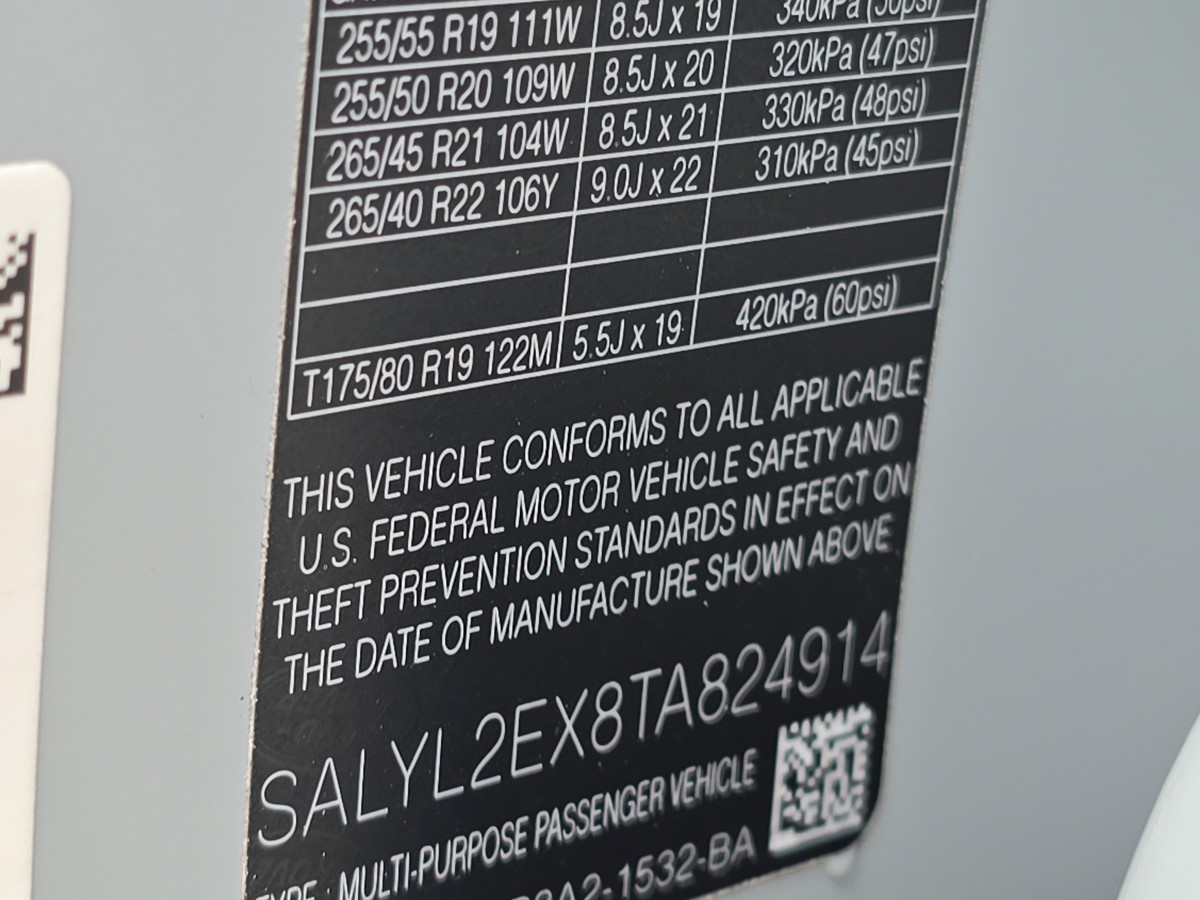 New 2026 Land Rover Range Rover Velar Dynamic SE image 36
