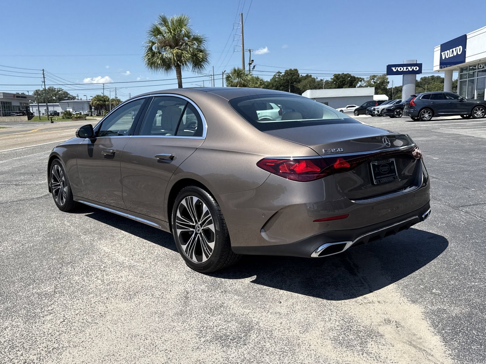 Used 2026 Mercedes-Benz E 350 Sedan image 3