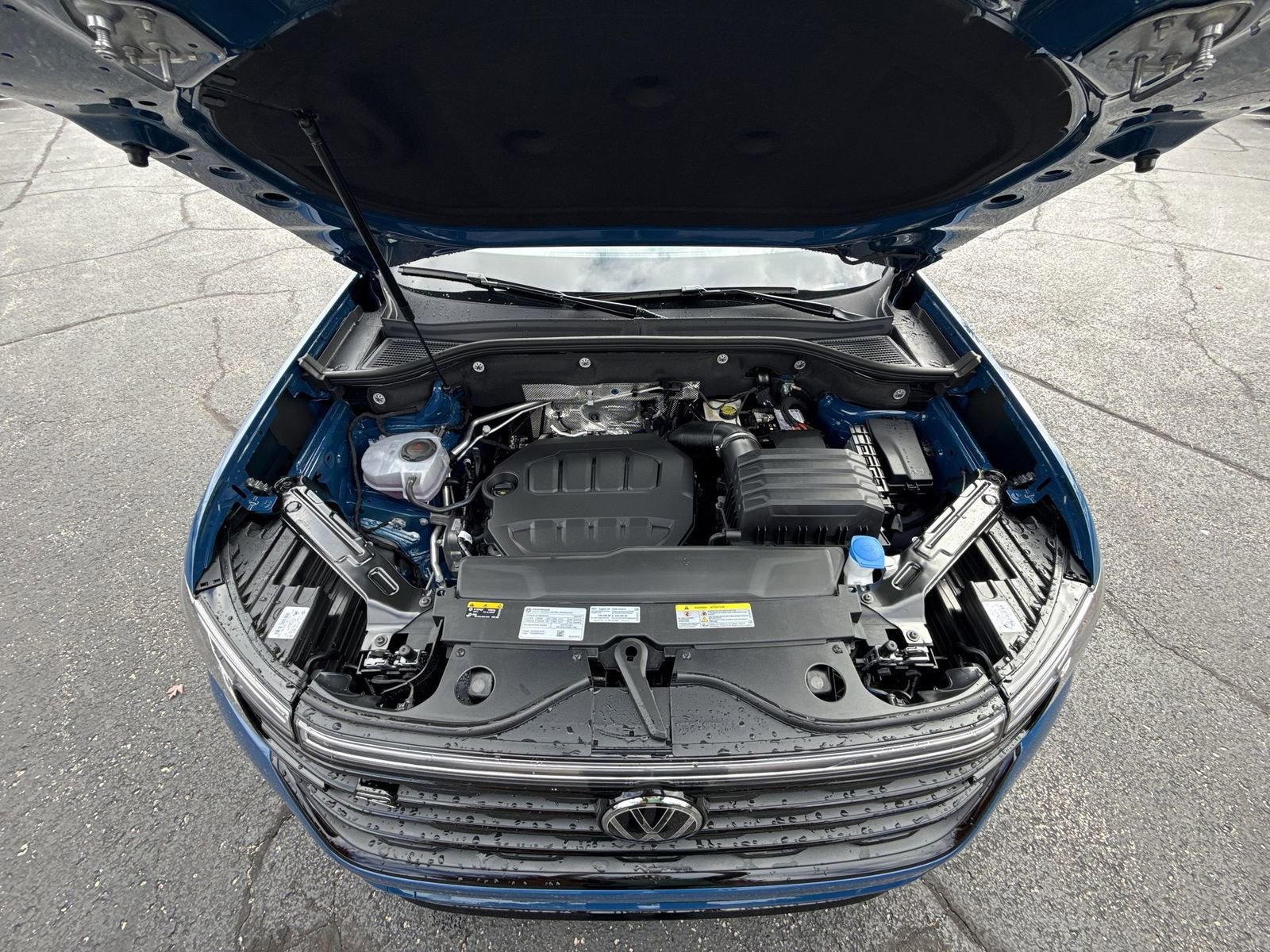 New 2026 Volkswagen Atlas Cross Sport SEL R-Line image 28