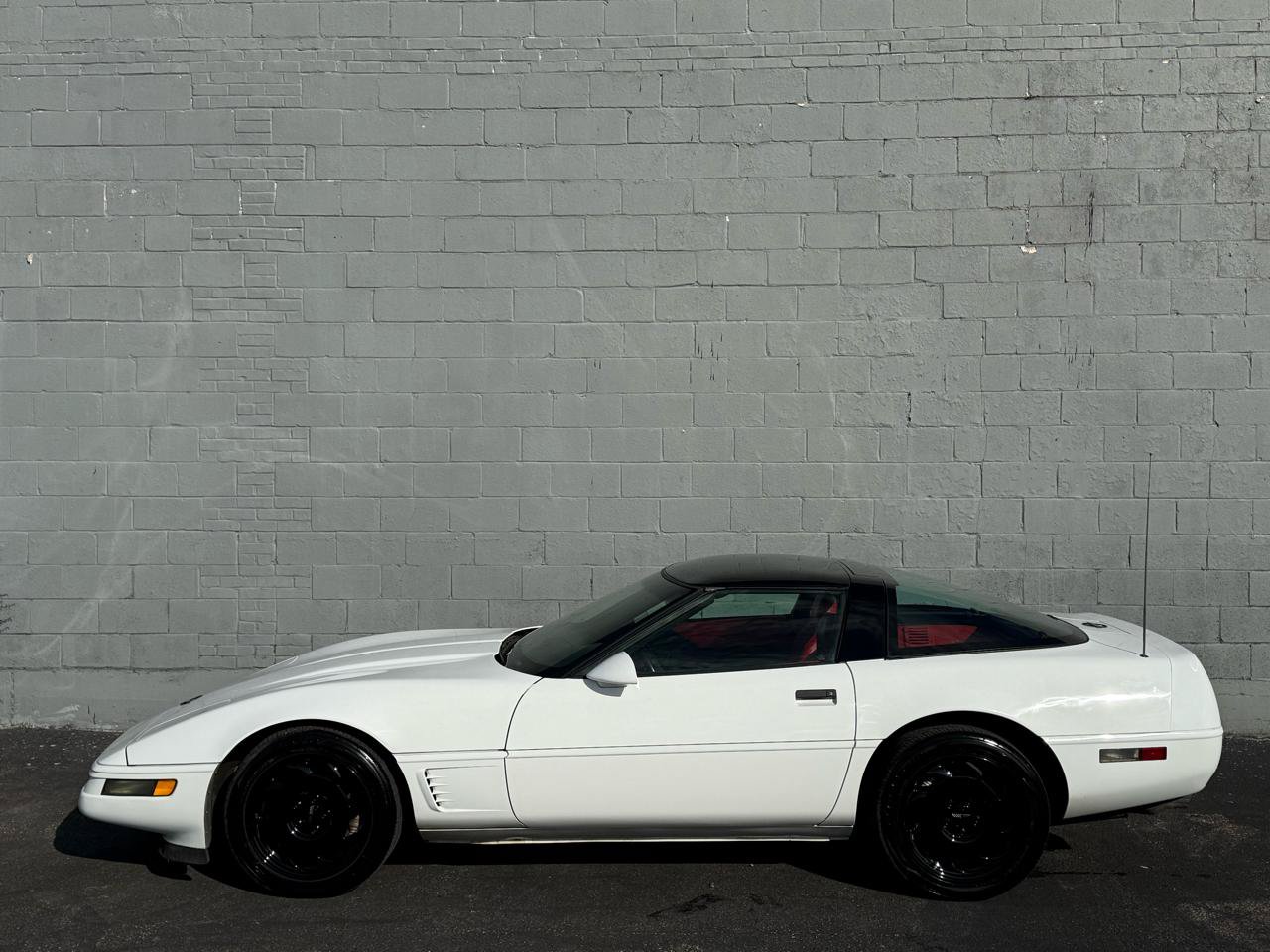 Used 1996 Chevrolet Corvette Coupe RWD image 38