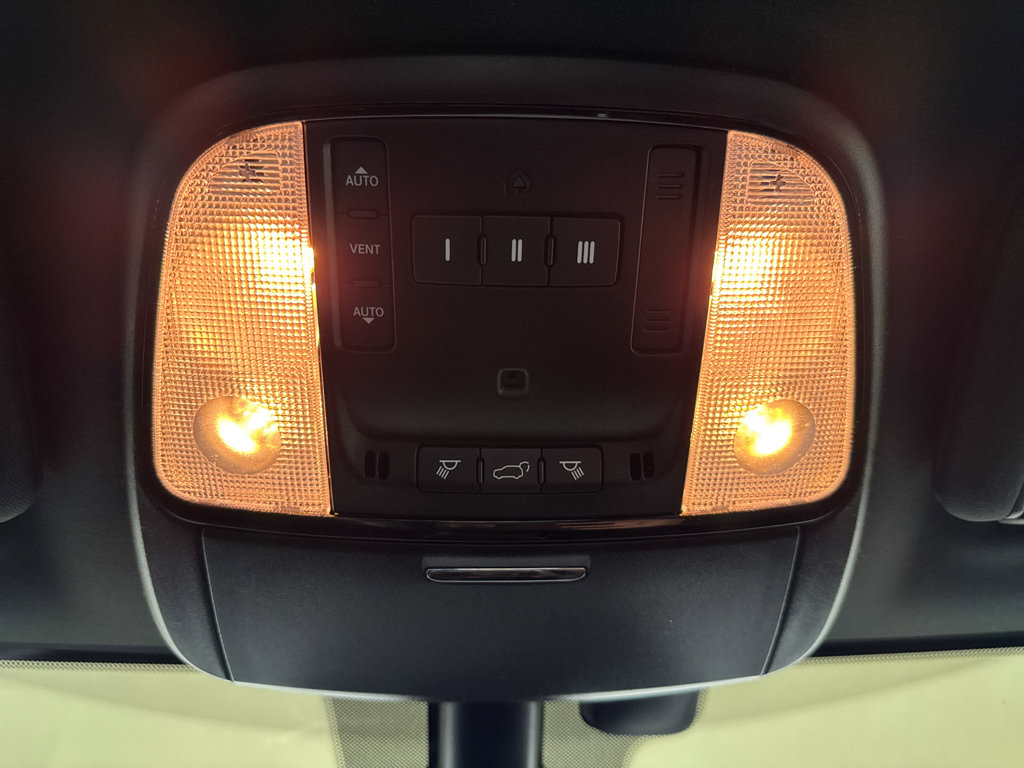 Used 2022 Dodge Durango R/T w/ Blacktop Package image 26