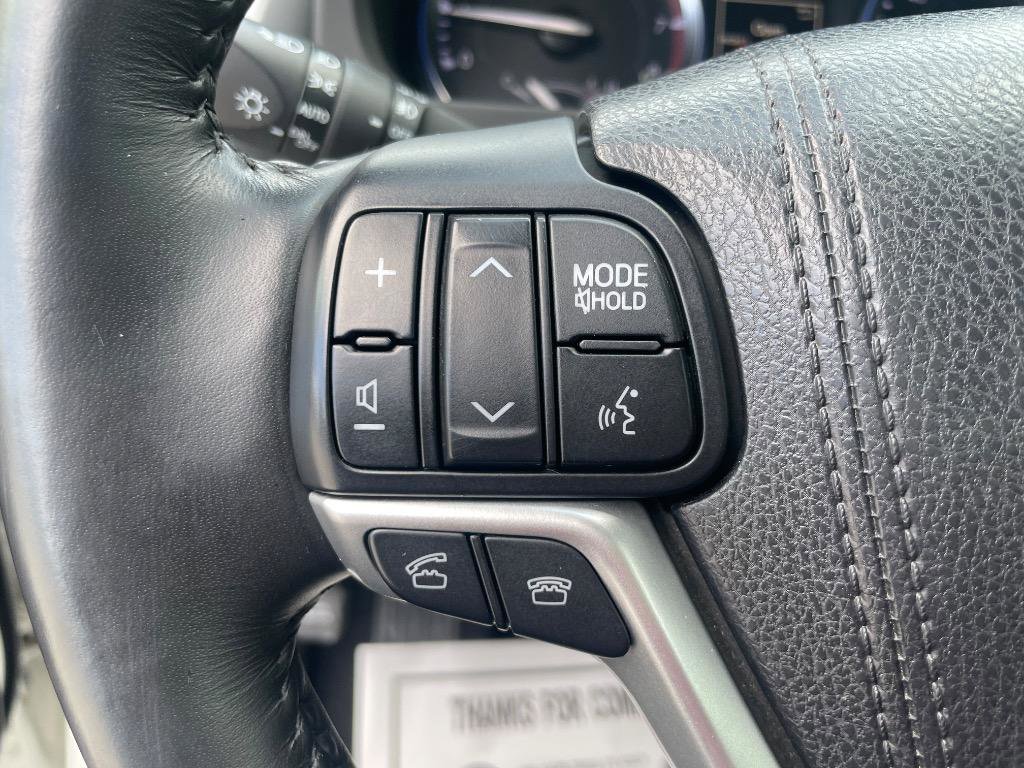Used 2015 Toyota Highlander Limited Platinum AWD/4WD image 24