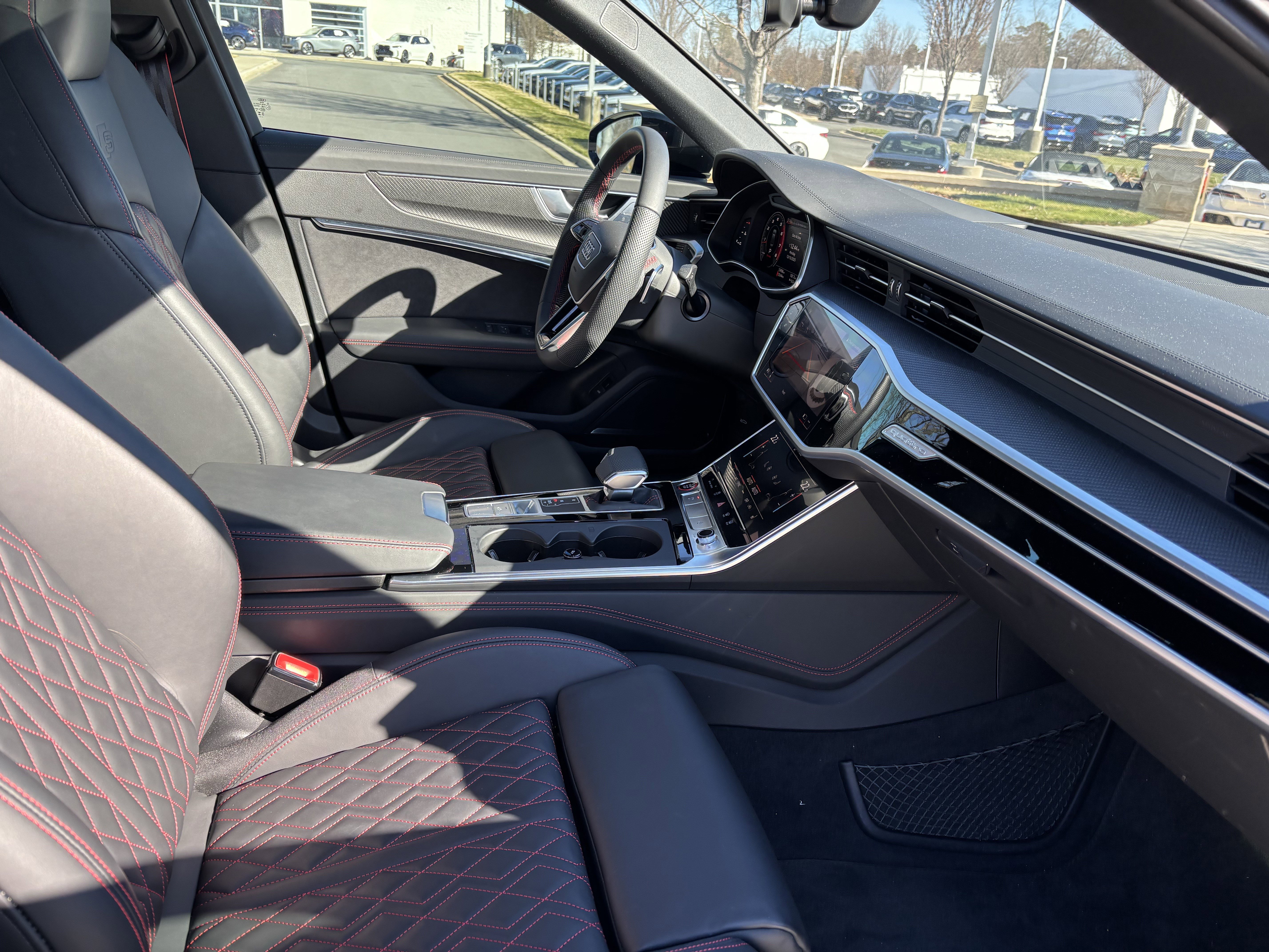 Certified 2025 Audi S6 Premium Plus image 36