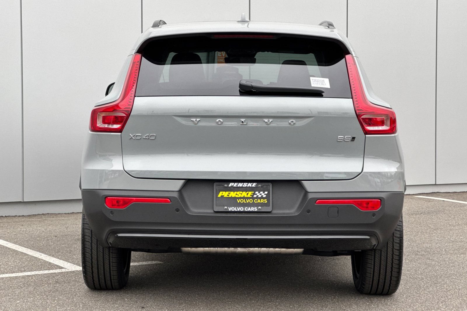 New 2026 Volvo XC40 B5 Plus w/ Protection Package Premier AWD/4WD image 4