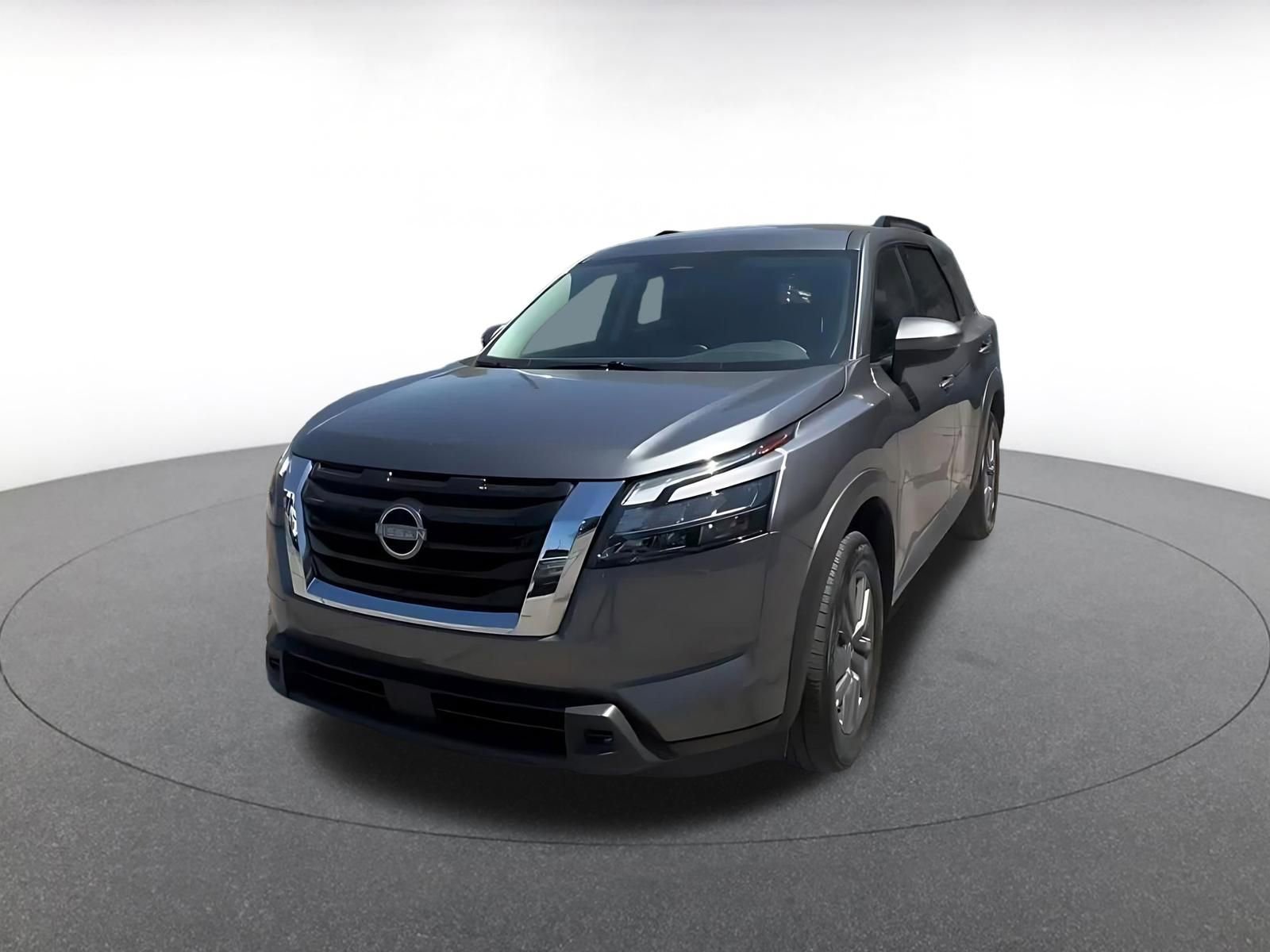 Used 2025 Nissan Pathfinder SV image 6