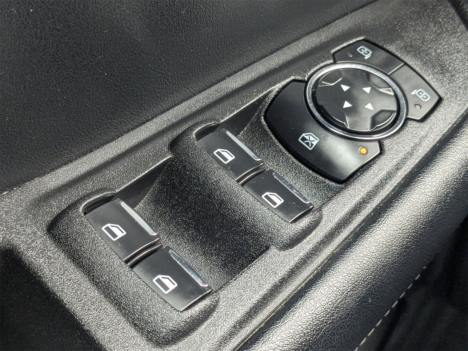 Used 2023 Ford Edge SEL image 24