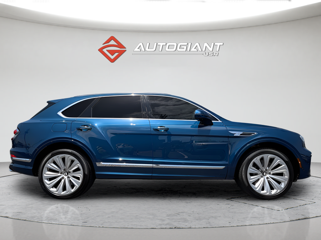 Used 2023 Bentley Bentayga AWD/4WD image 18