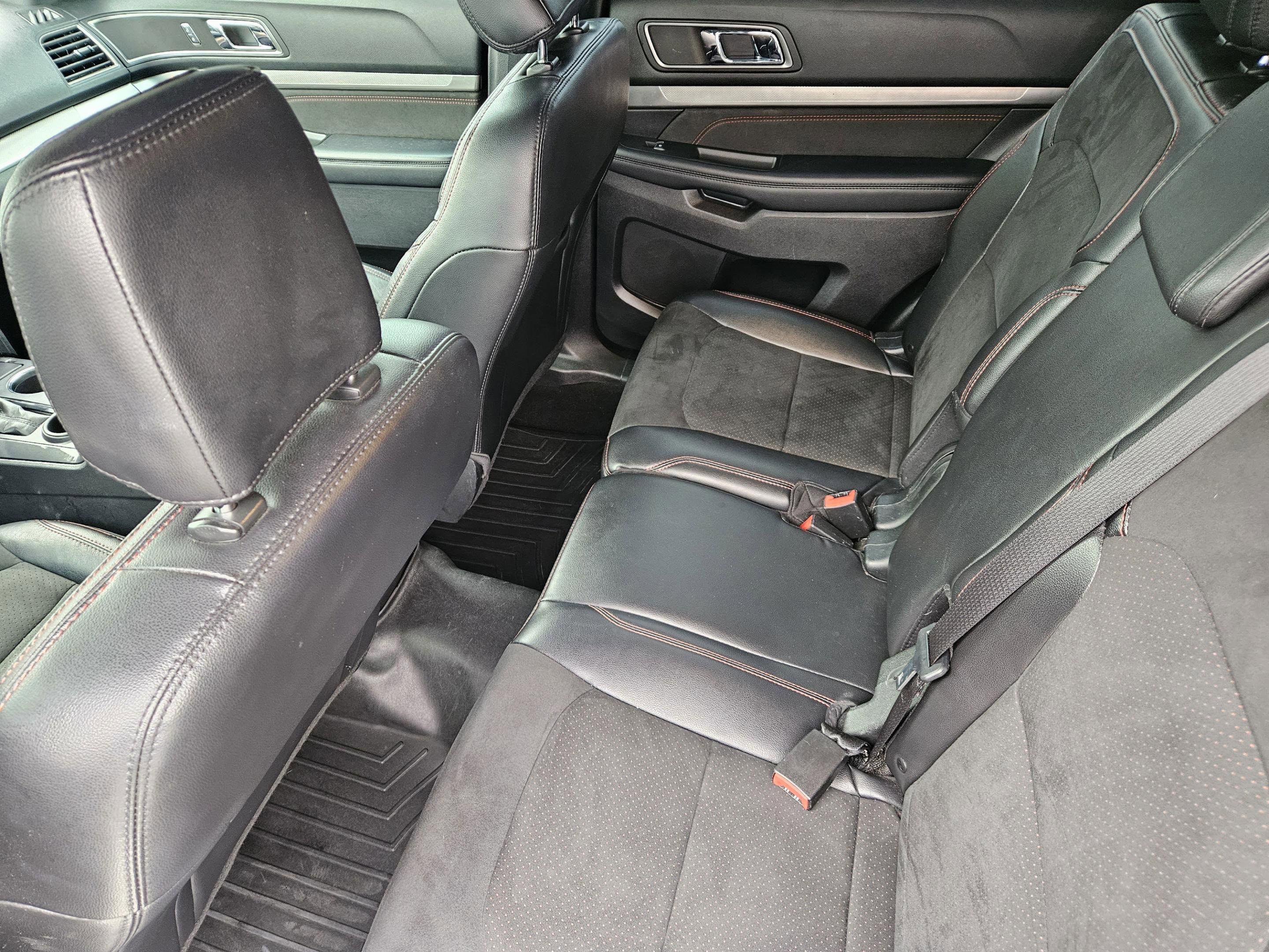 Used 2019 Ford Explorer XLT w/ Equipment Group 202A image 27