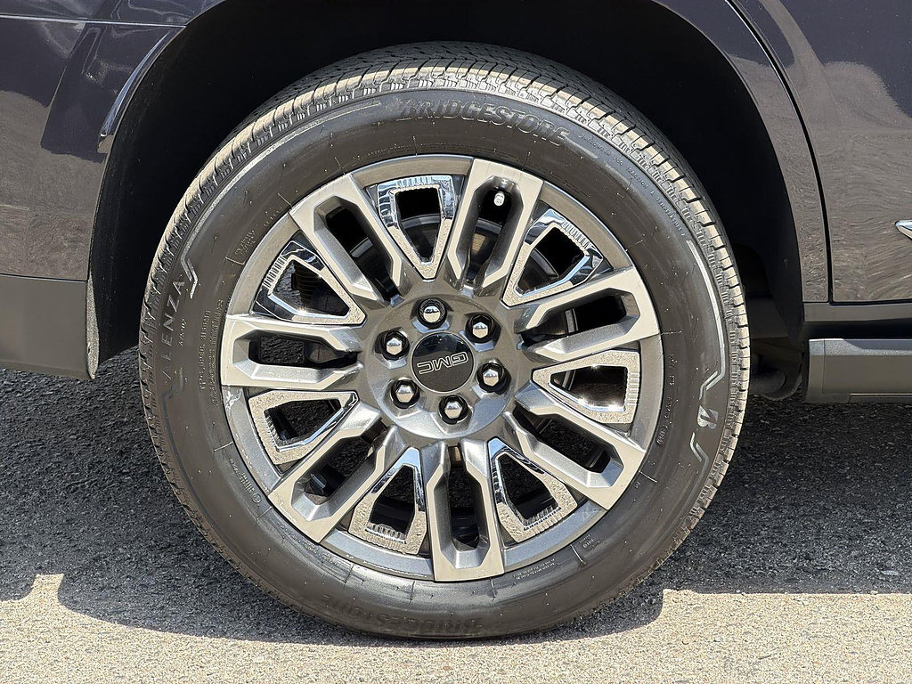 Used 2023 GMC Yukon Denali Ultimate AWD/4WD image 33