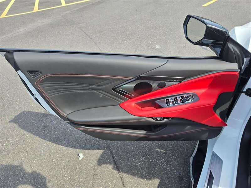 Used 2026 Chevrolet Corvette Z06 w/ Stealth Interior Trim Package RWD image 28