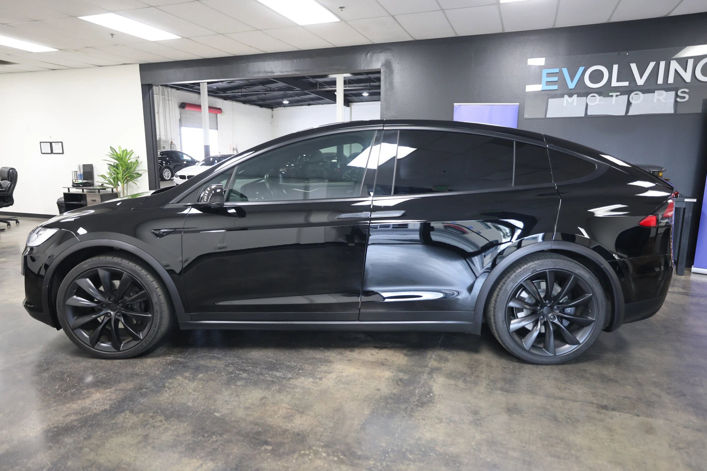 Used 2020 Tesla Model X Long Range image 8