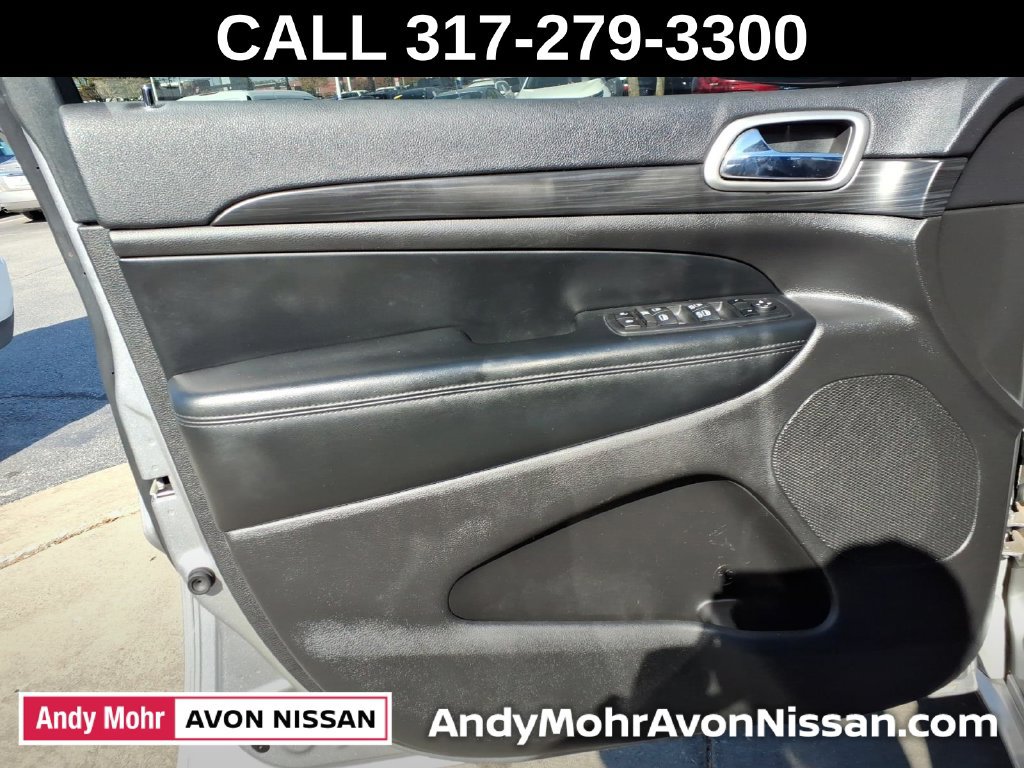 Used 2019 Jeep Grand Cherokee Altitude AWD/4WD image 14