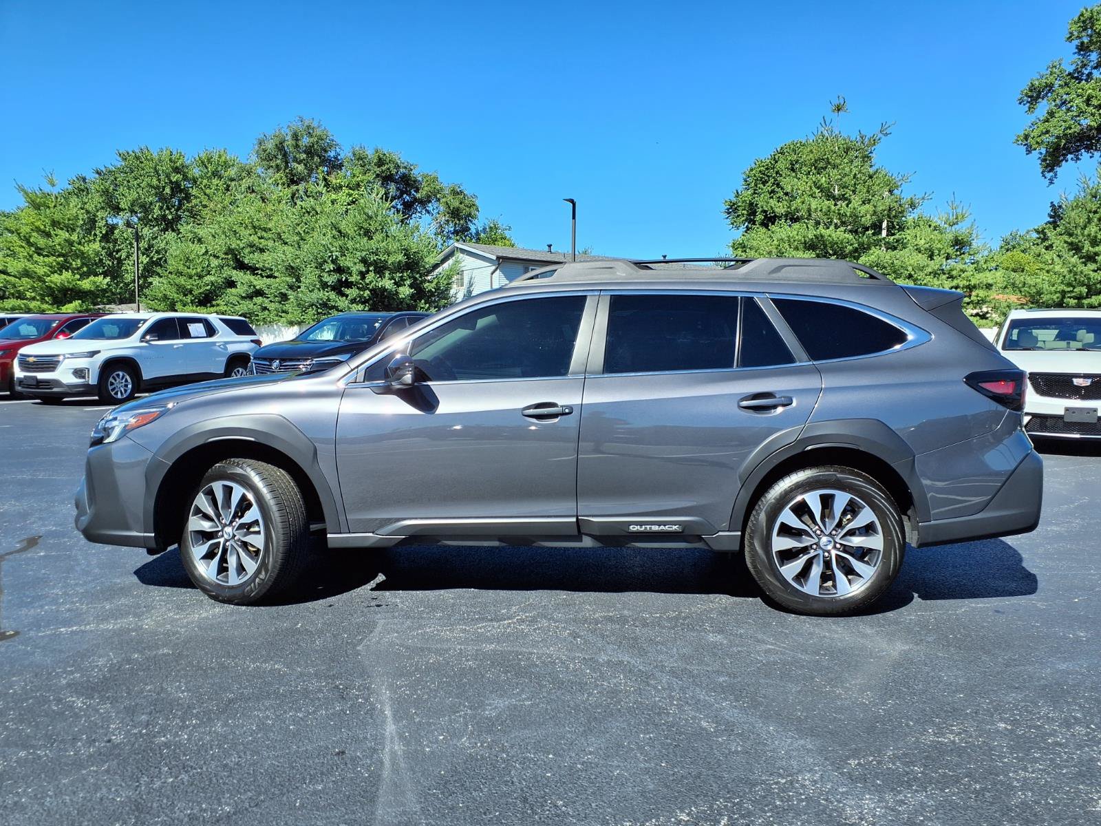 Used 2025 Subaru Outback Limited AWD/4WD image 32