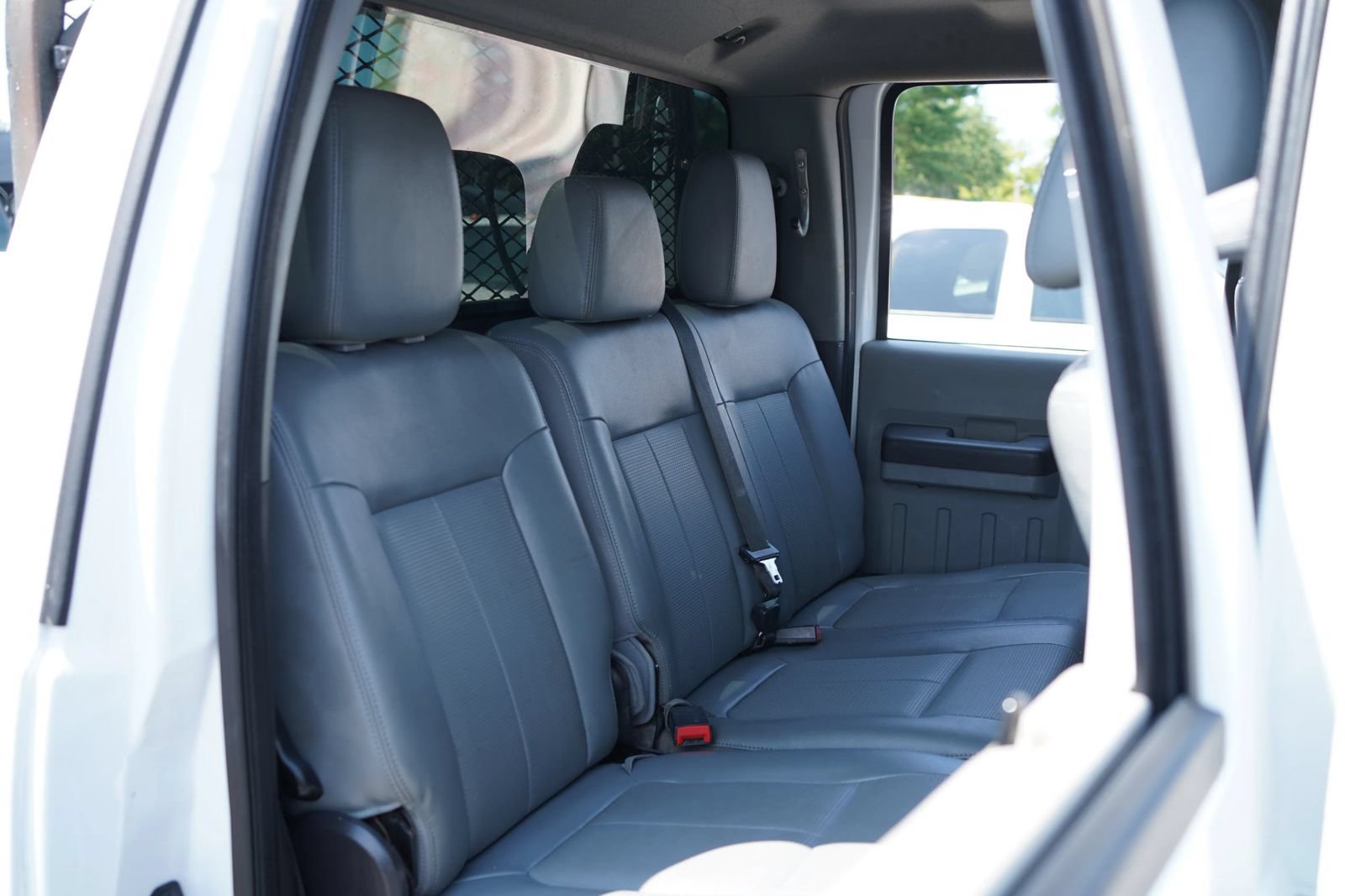 Used 2015 Ford F550 4x4 Crew Cab Super Duty image 26