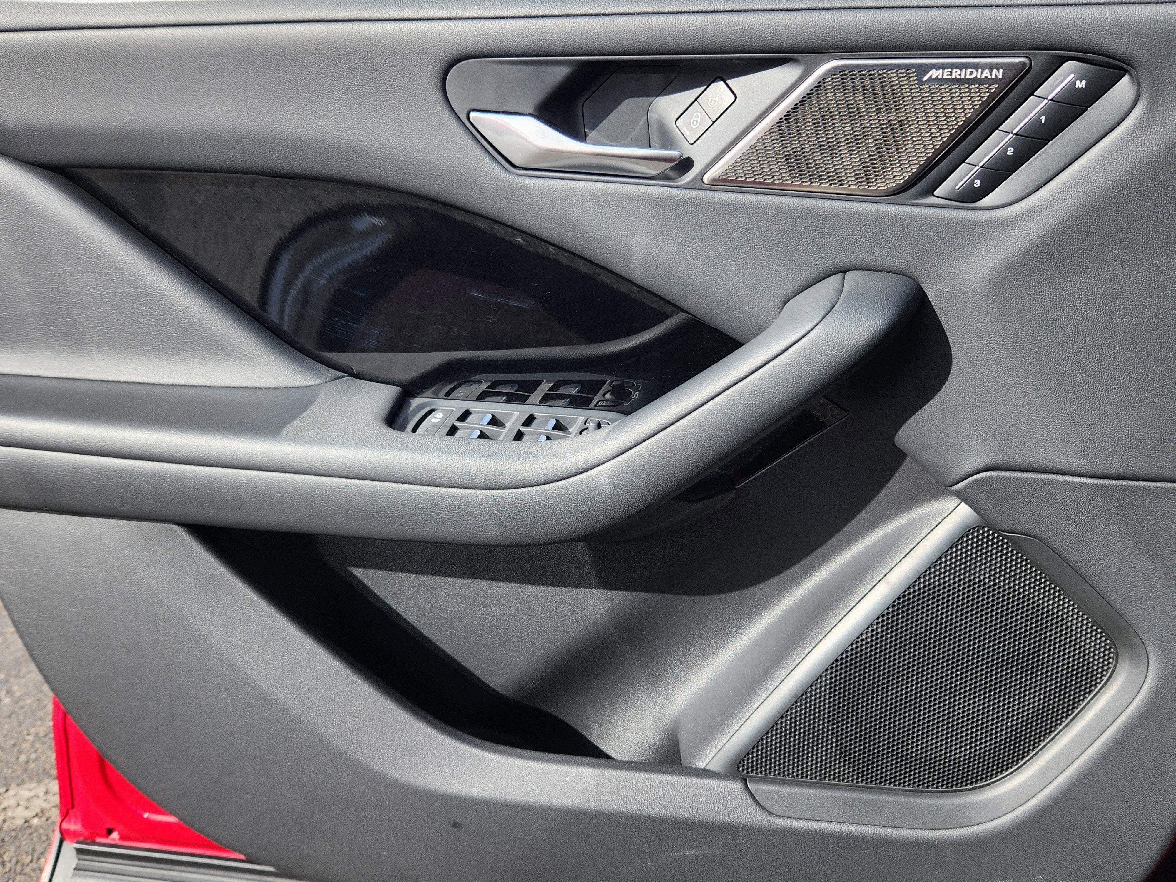 Used 2020 Jaguar I-PACE SE image 12