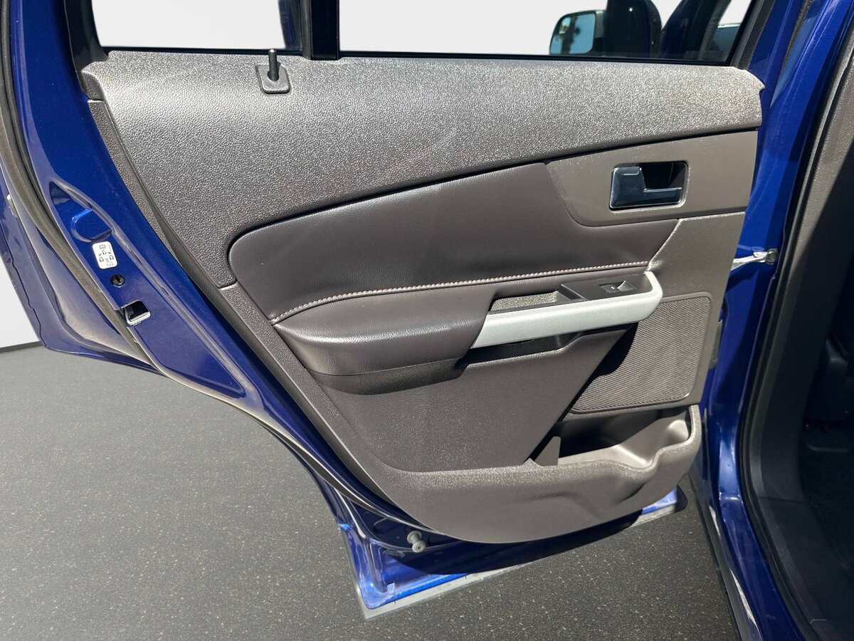 Used 2013 Ford Edge SEL FWD image 11