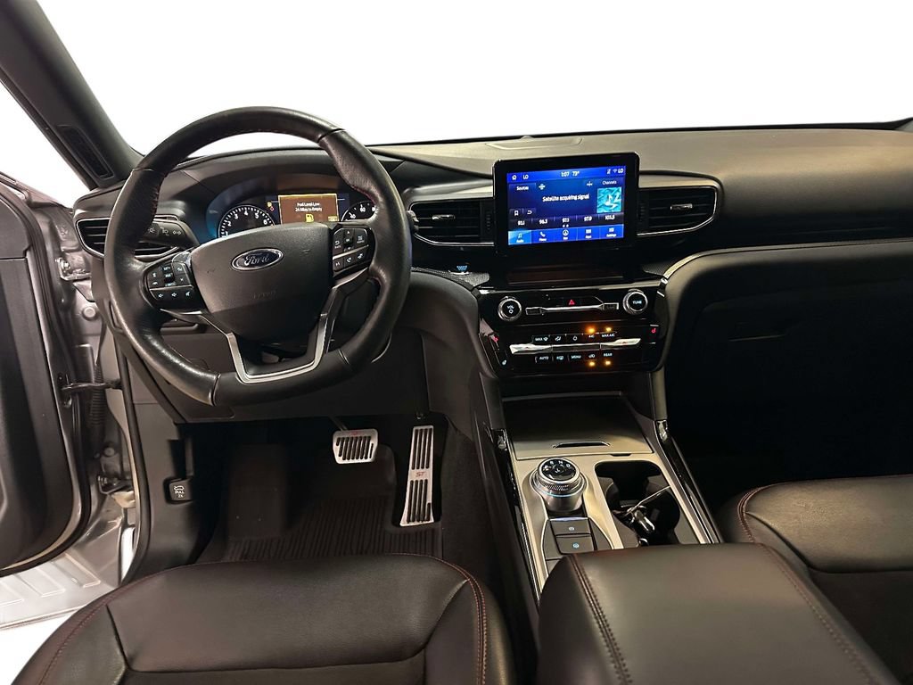Used 2024 Ford Explorer ST-Line w/ Class IV Trailer Tow Package AWD/4WD image 19