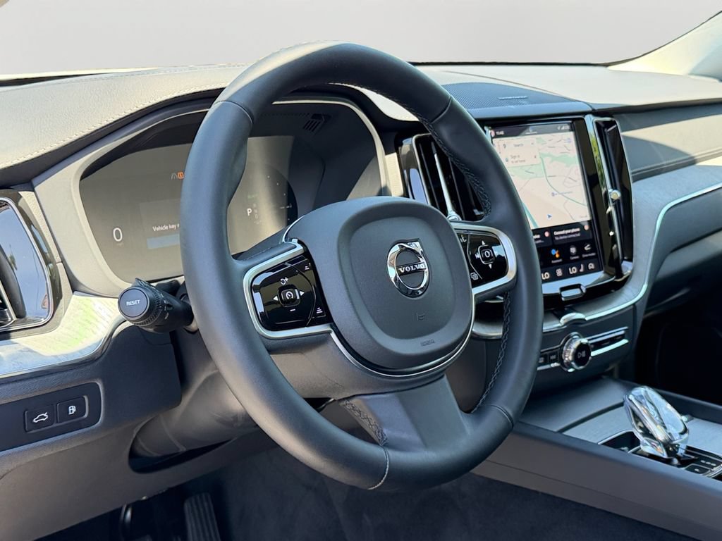Certified 2025 Volvo XC60 T8 Ultra w/ Climate Package AWD/4WD image 18