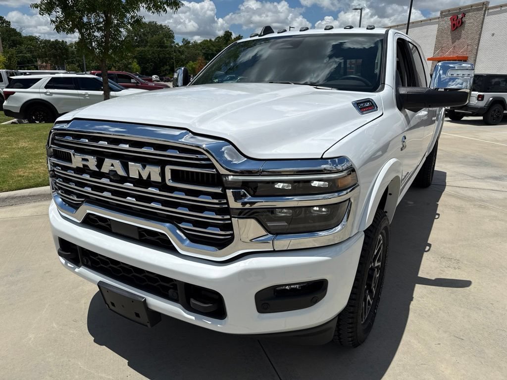 Used 2025 RAM 2500 Limited AWD/4WD image 7