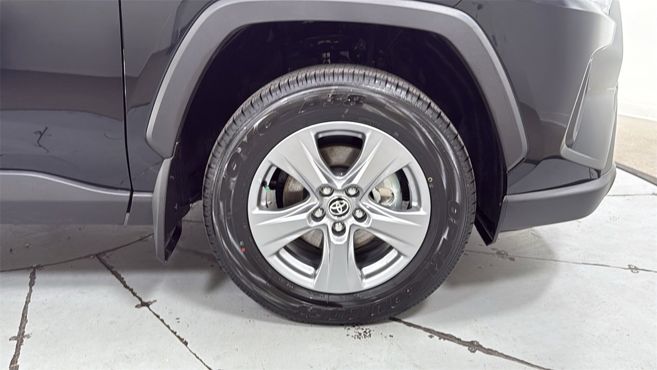 Certified 2025 Toyota RAV4 LE image 21
