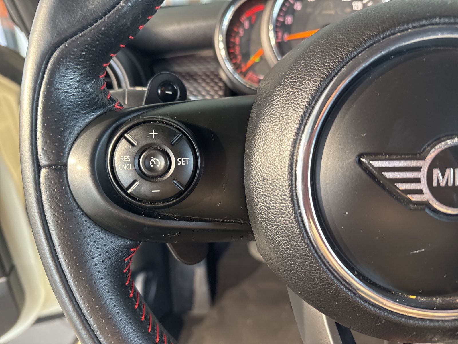 Used 2019 MINI Cooper S w/ Signature Upholstery Package image 20