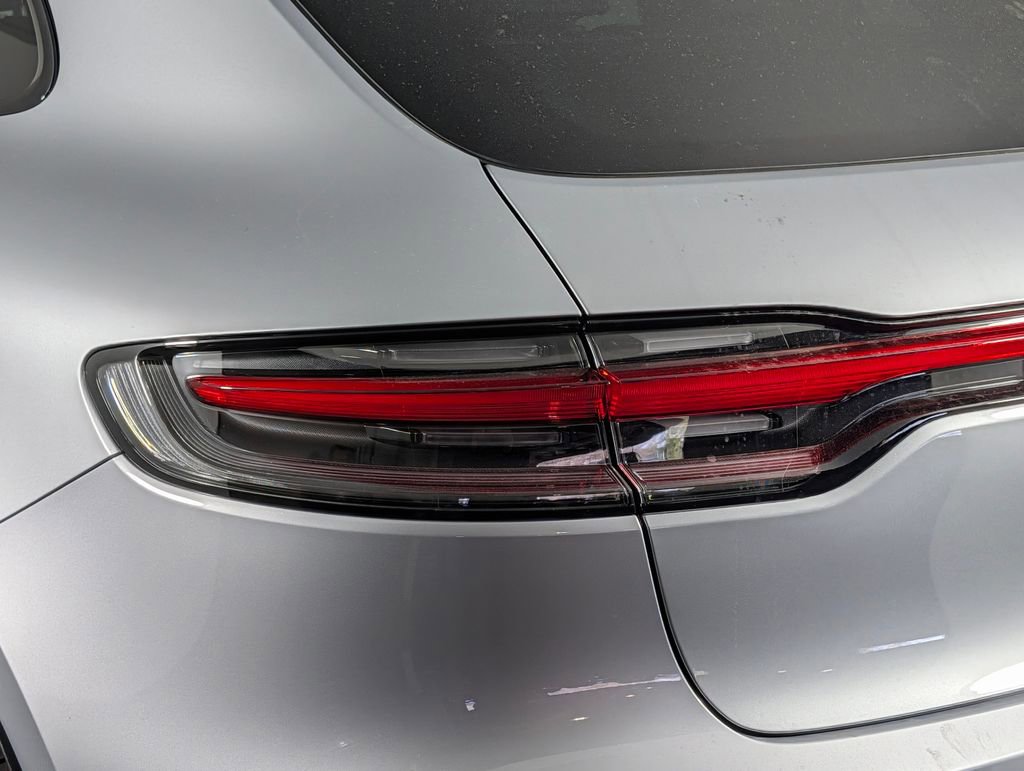 New 2026 Porsche Macan image 16