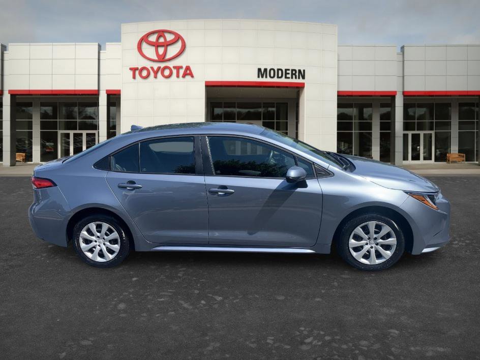 Certified 2022 Toyota Corolla LE FWD image 4