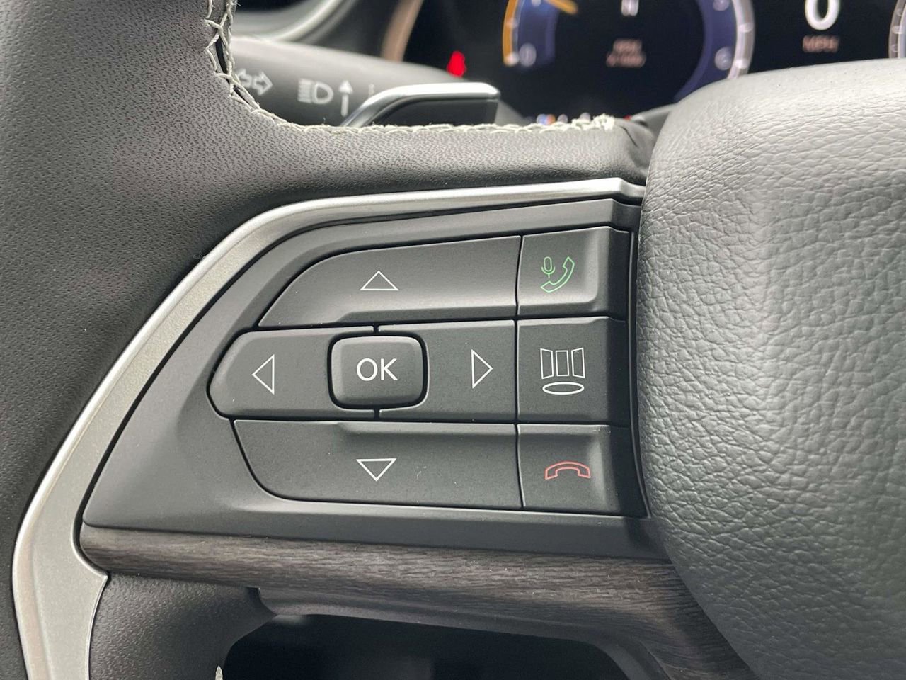 New 2025 Jeep Grand Cherokee L Limited image 35