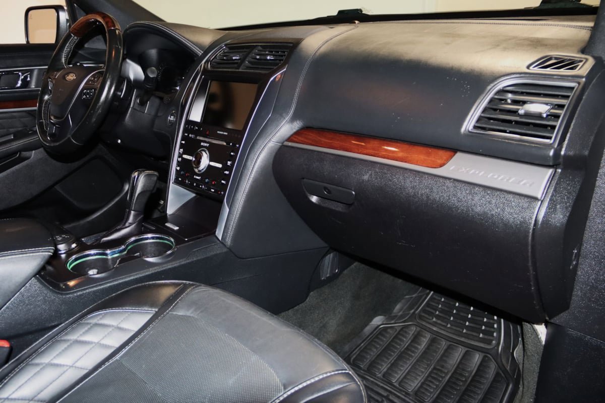 Used 2016 Ford Explorer Platinum AWD/4WD image 69