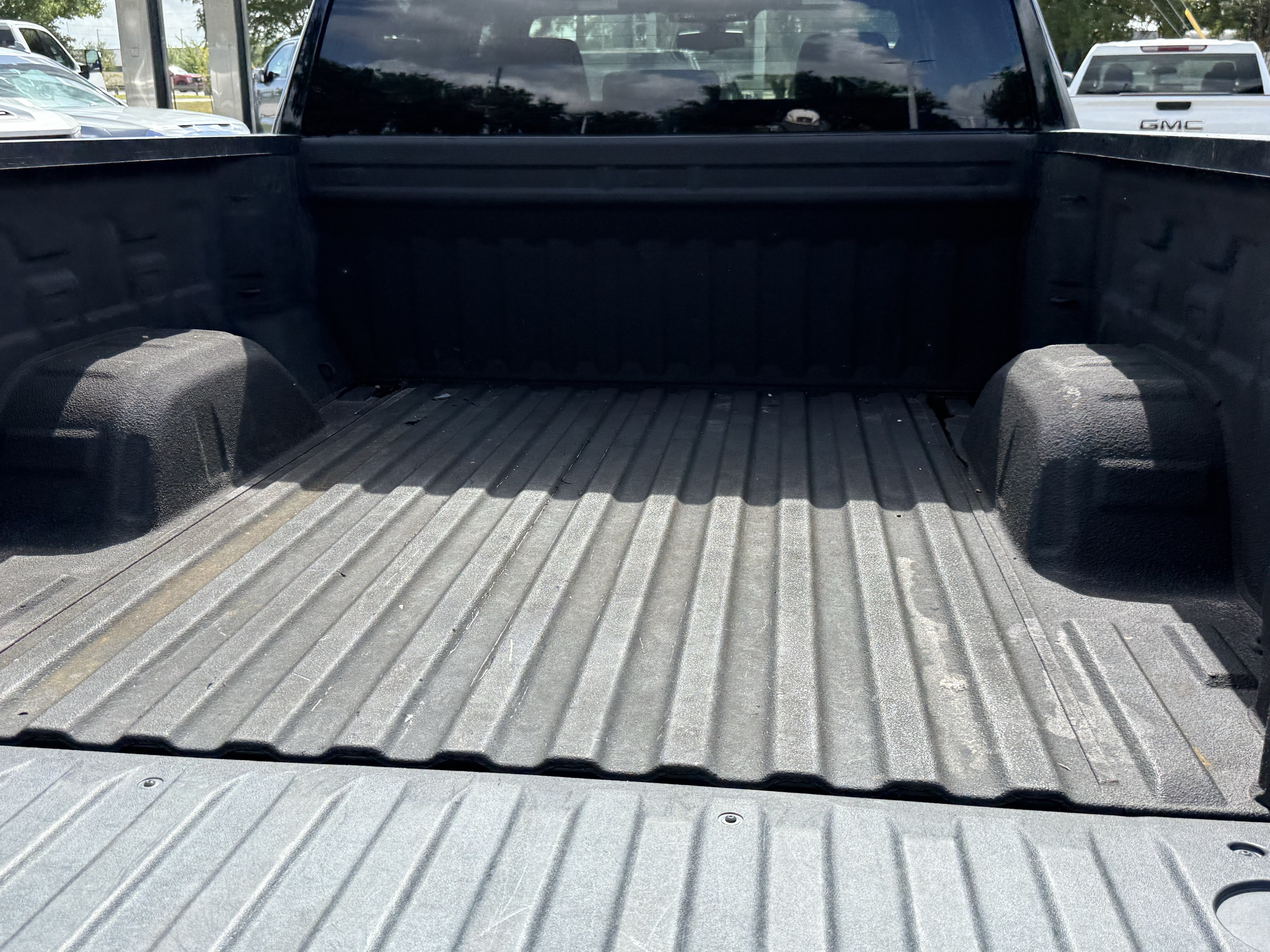 Used 2022 Chevrolet Silverado 1500 LT AWD/4WD image 30