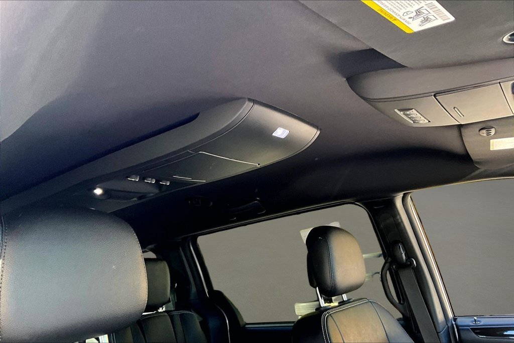 Used 2020 Dodge Grand Caravan SXT w/ Driver Convenience Group FWD image 25