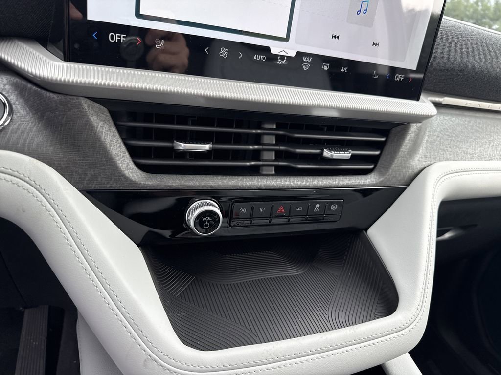 New 2026 Ford Explorer Platinum AWD/4WD image 30