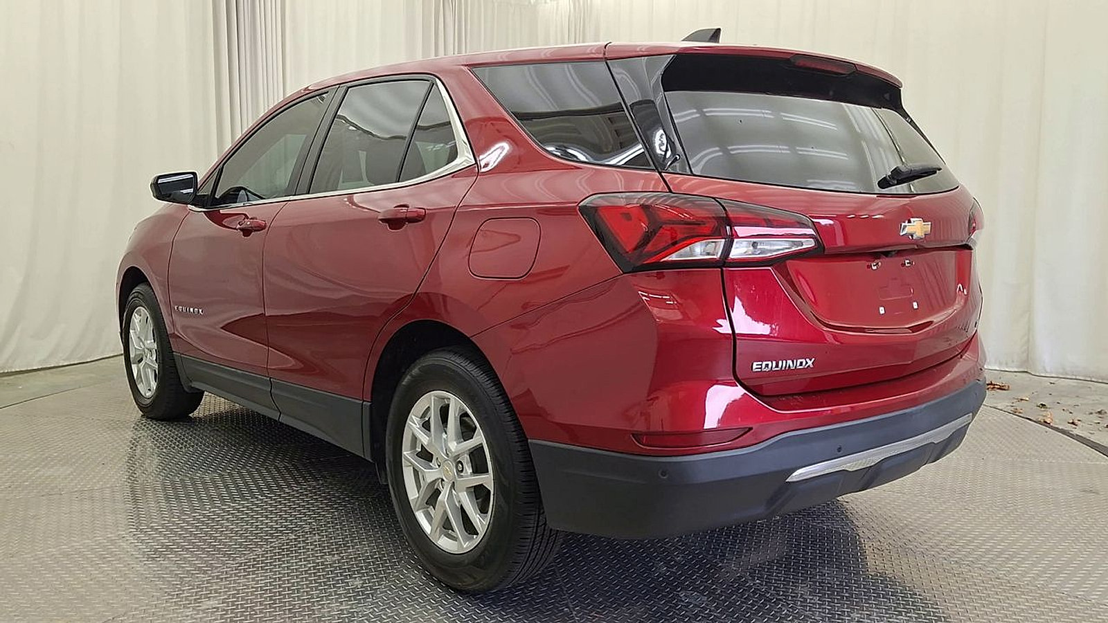 Used 2022 Chevrolet Equinox LT FWD image 12