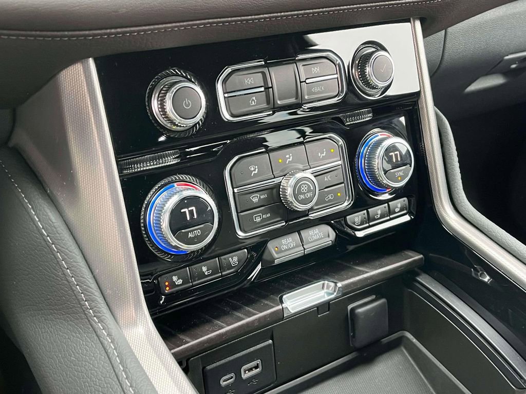 Used 2023 GMC Yukon Denali image 33