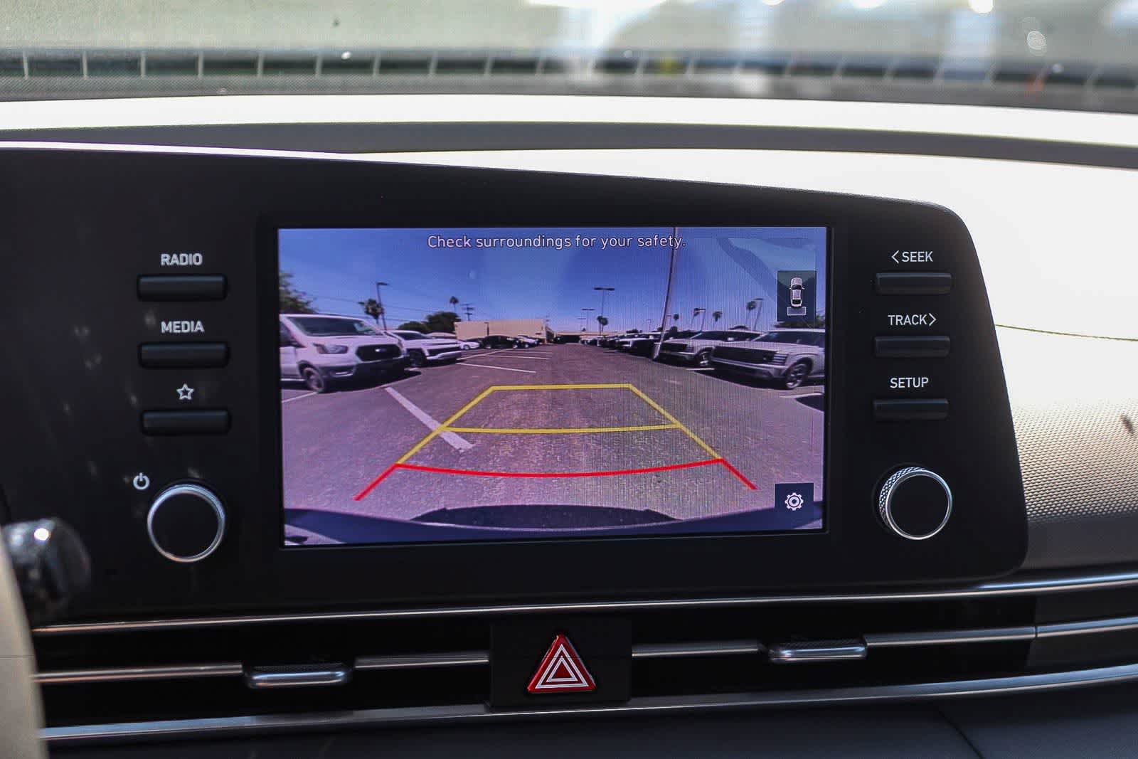Certified 2023 Hyundai Elantra SE FWD image 32