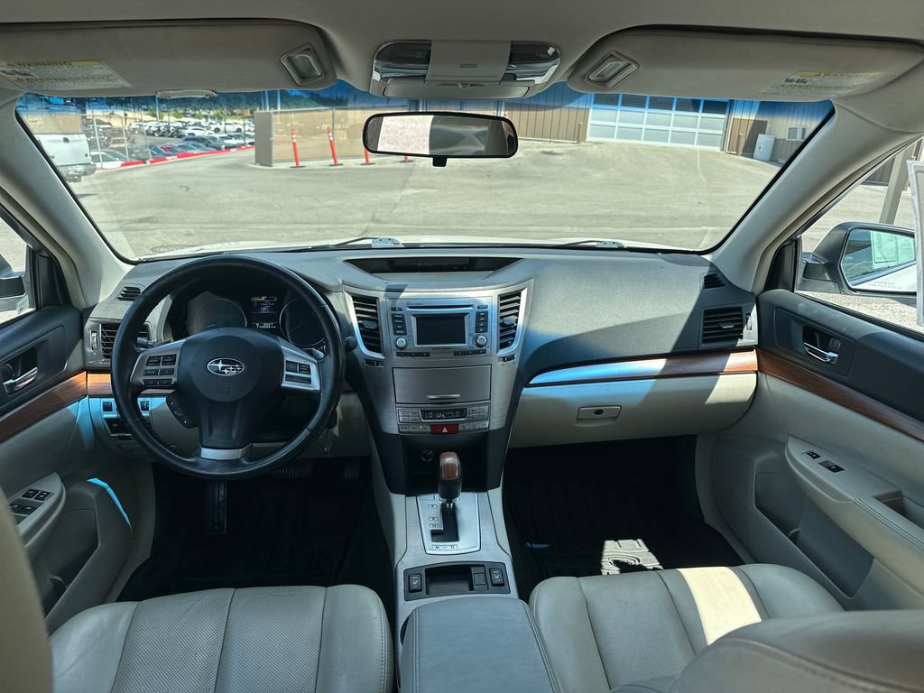 Used 2014 Subaru Outback 2.5i Limited w/ Accessory Value Package (OYT) AWD/4WD image 19