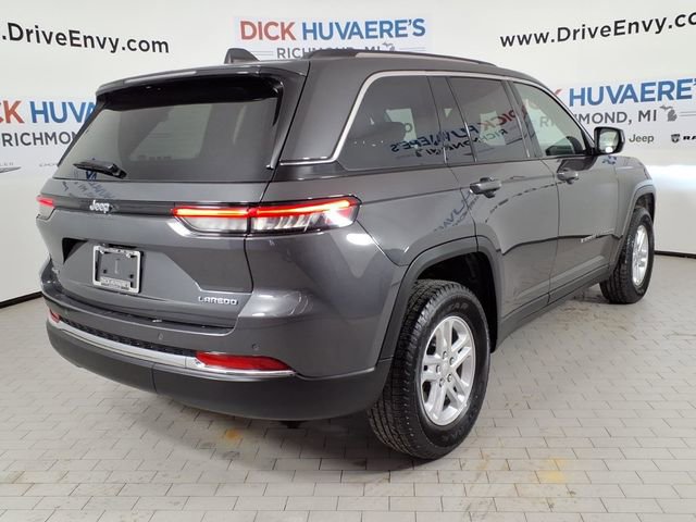 Used 2023 Jeep Grand Cherokee Laredo w/ Luxury Tech Group I image 4