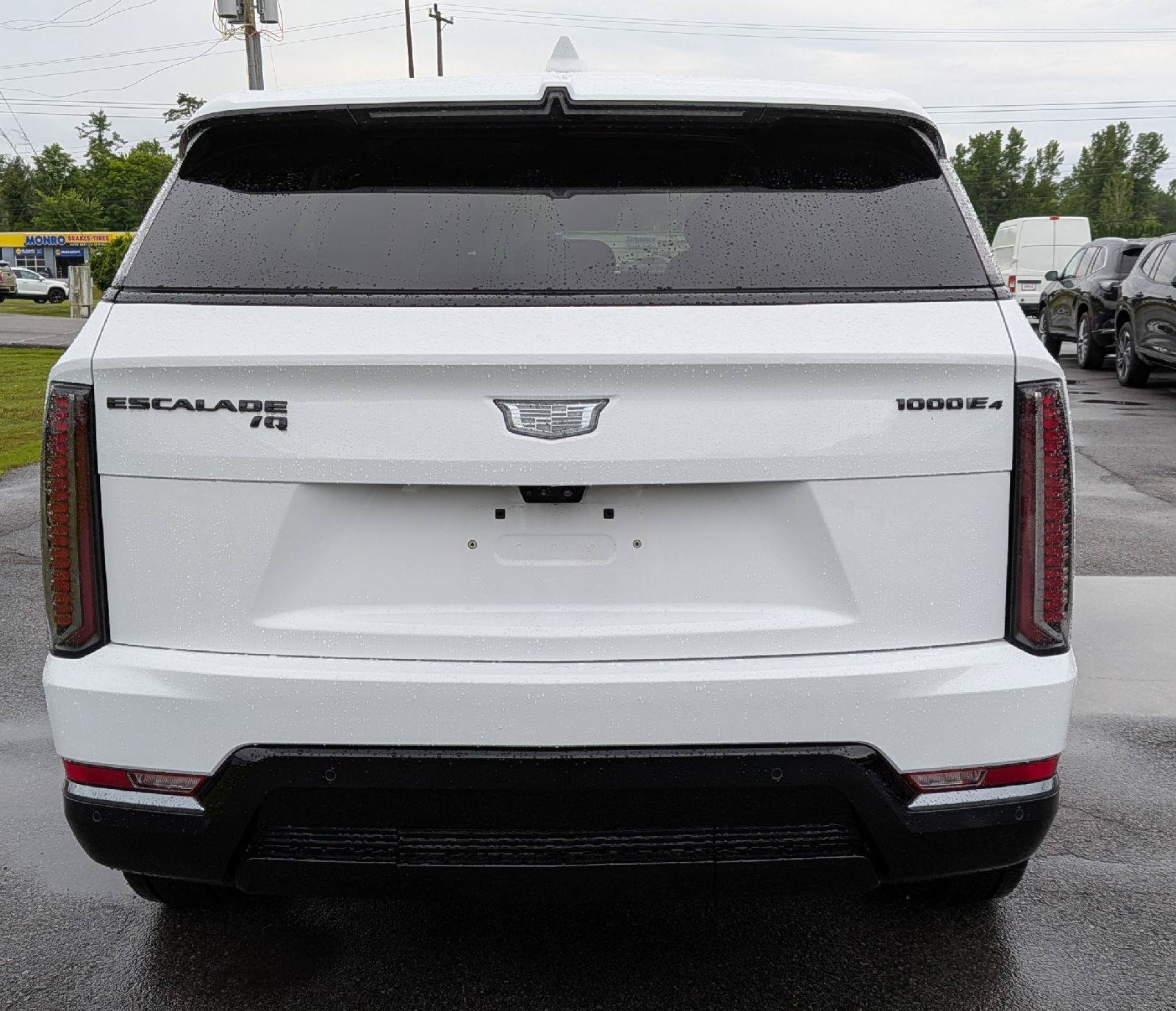 Used 2025 Cadillac Escalade IQ Sport 1 w/ LPO, ONYX Package AWD/4WD image 10